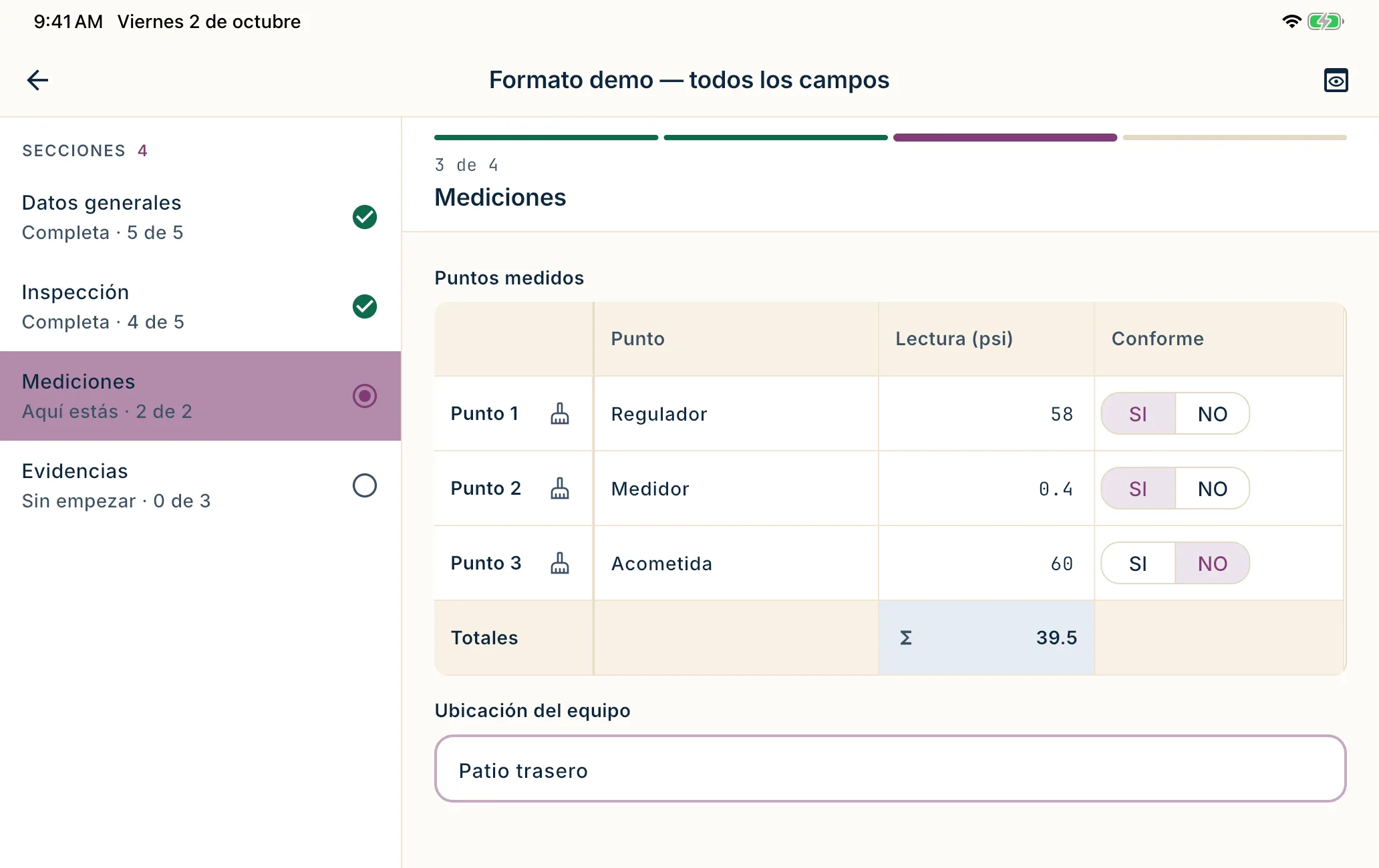 Tabla de mediciones en la app de Kamplix en una tablet, con el índice de secciones a la izquierda